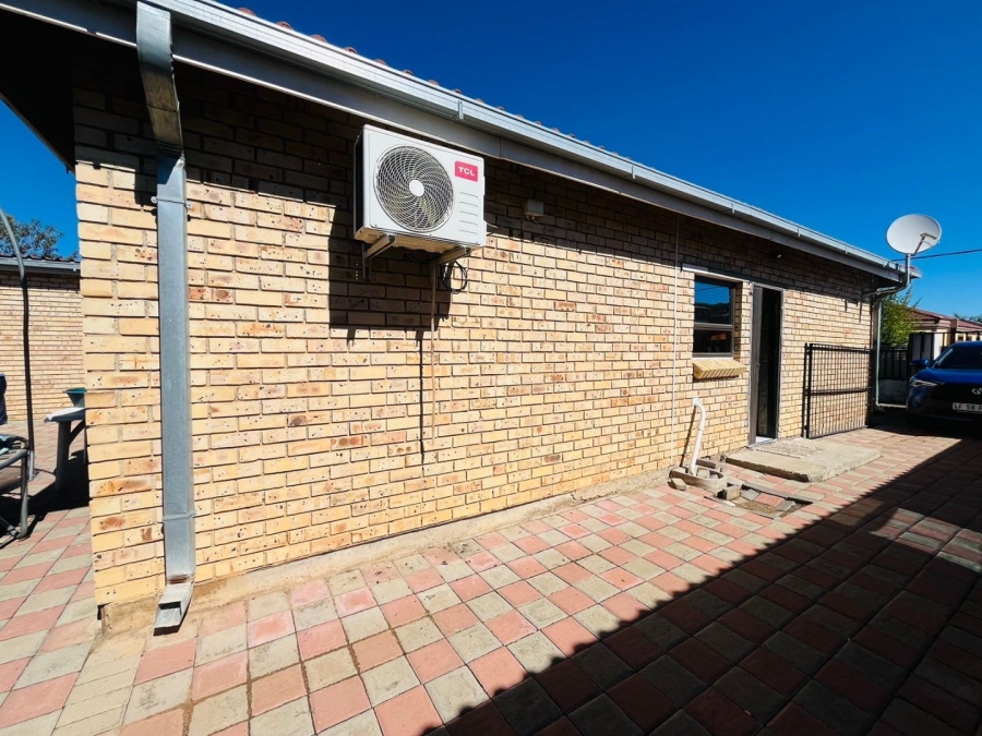 3 Bedroom Property for Sale in Grasslands Free State